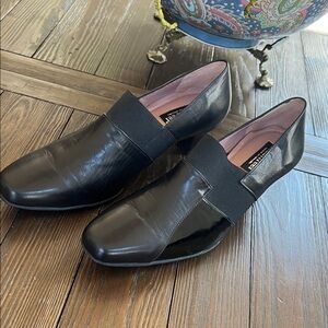 Black Leather BeautiFeel Patent Pump Heels  NWOB SZ 40/9